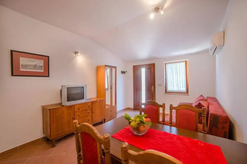Apartments Pino 106