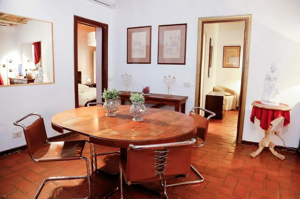 Campo dei Fiori 2 Bedroom Apartment