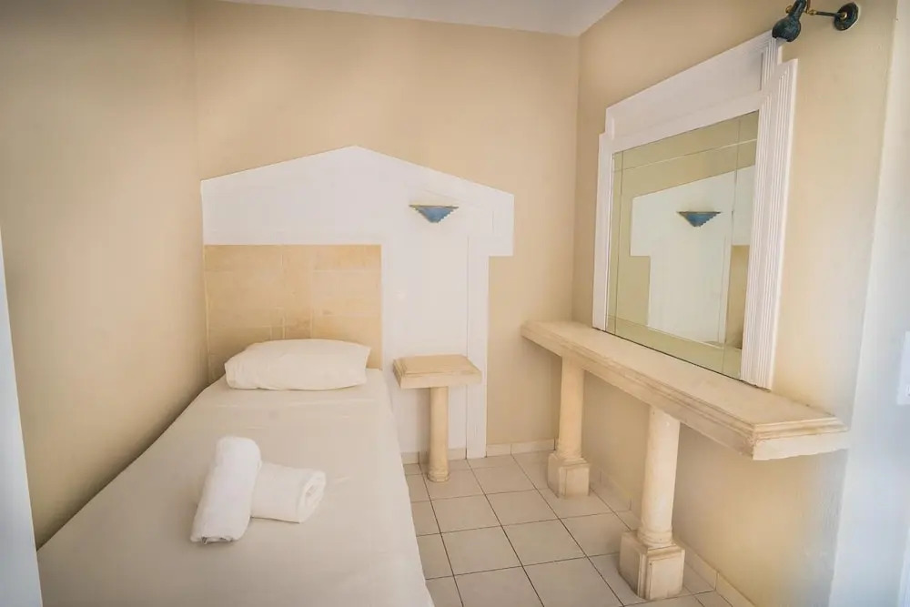 Parthenis Hotel & Suites