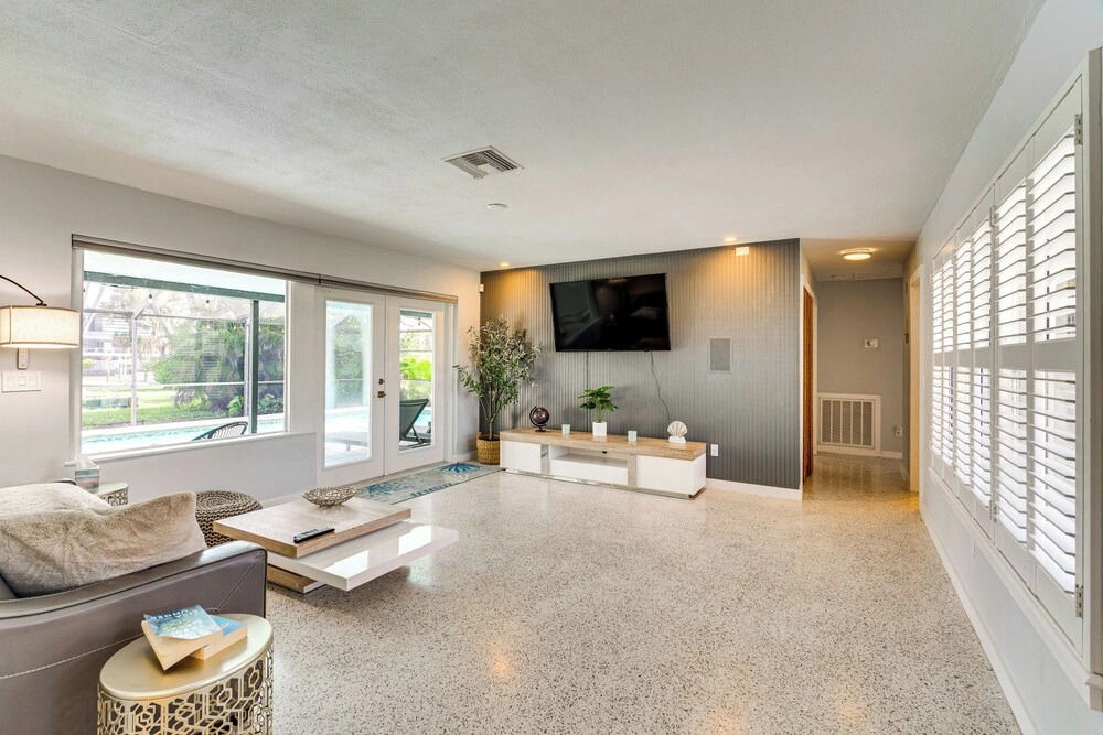 2 Mi to Beach: Canal-front Retreat in Cape Coral!