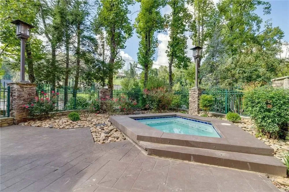 Baskins Creek 414 - 2 Br condo by RedAwning