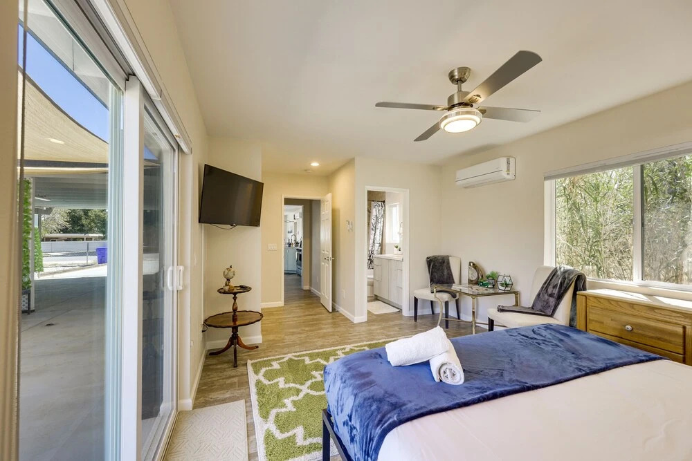 By Joshua Tree! Serenity on Sage Home w/ Hot Tub