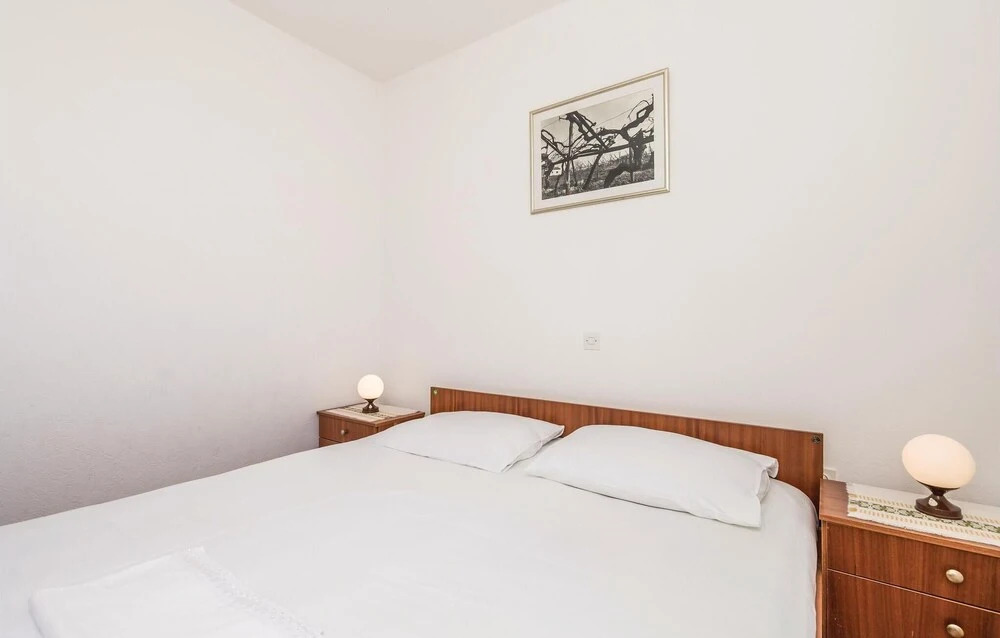 Stunning Home in Barbat With Wifi and 3 Bedrooms