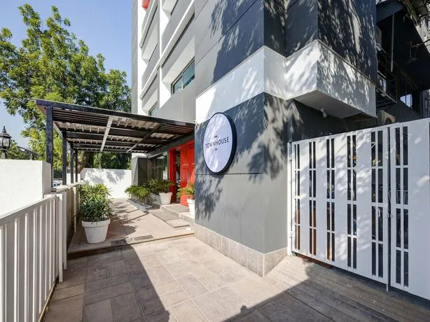 OYO Townhouse 030 Ashram Road Ahmedabad
