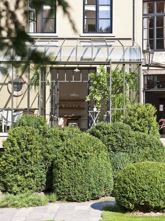 Jacquemine Luxury Guesthouse and Art Gallery