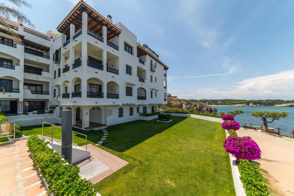 Lucia in L'Escala with 1 bedrooms and 1 bathrooms