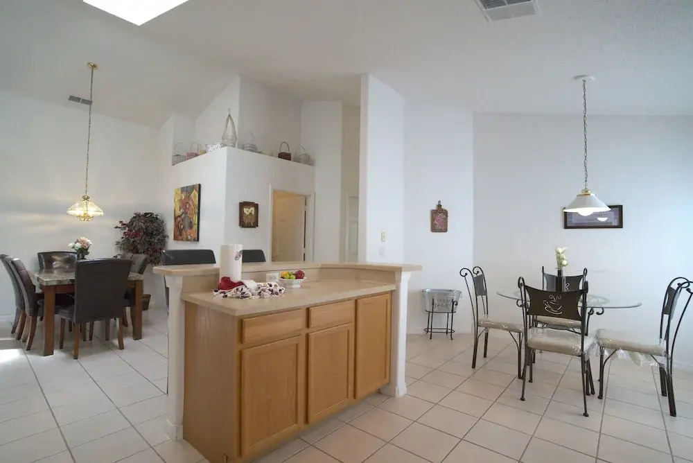 Beautiful Family Vacation Home With Private Pool. Close To Disney! 5 Bedroom Home by Redawning