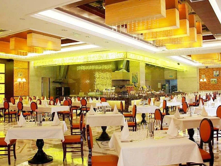 Huasheng Jiangquan Hotel & Town