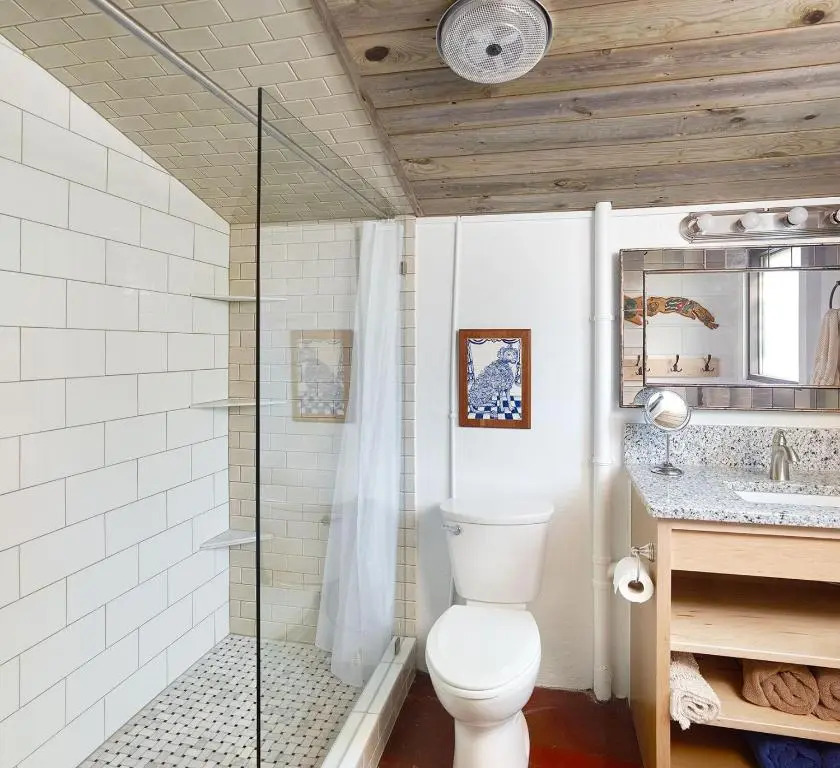 Folly Vacation 202 Beach Bungalow with all-new amenities