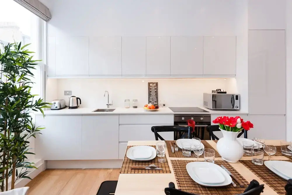 The Lillie Road Residence