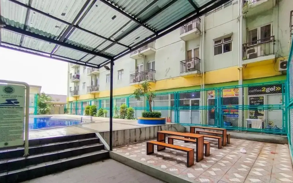 Homey Studio At Apartment Suites @Metro