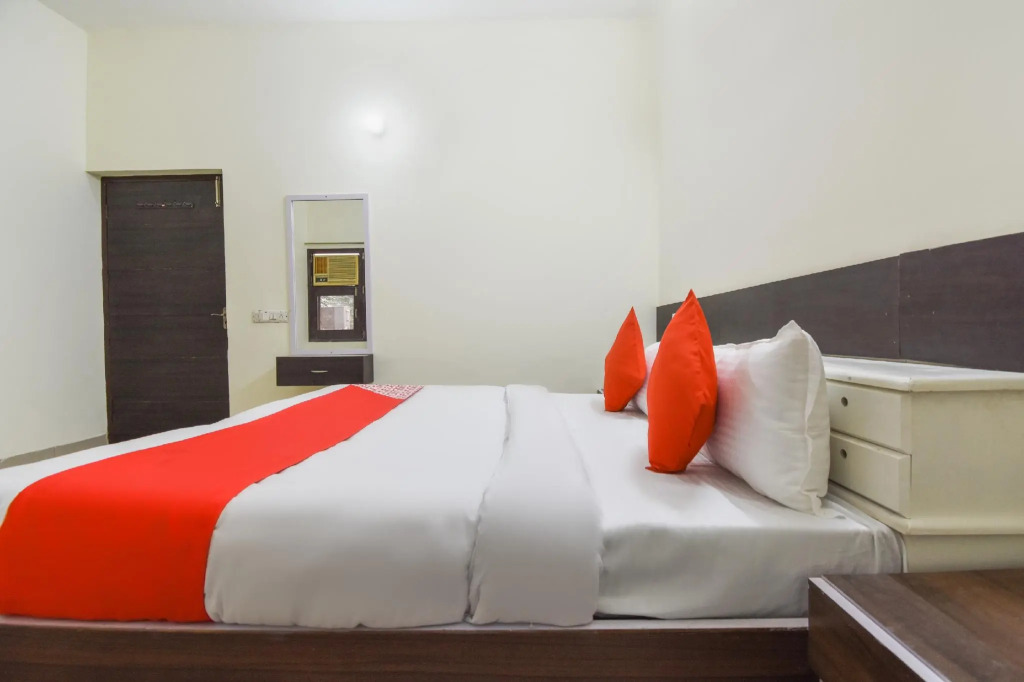 OYO 76193 Hotel A Star