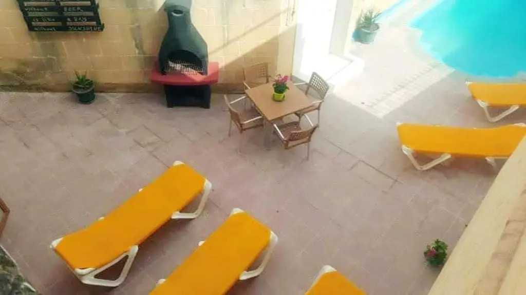 3 bedrooms villa with private pool and wifi at Qala
