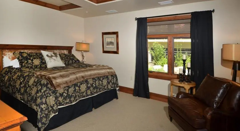 Lion Square North Tower Residences by Berkshire Hathaway HomeServices