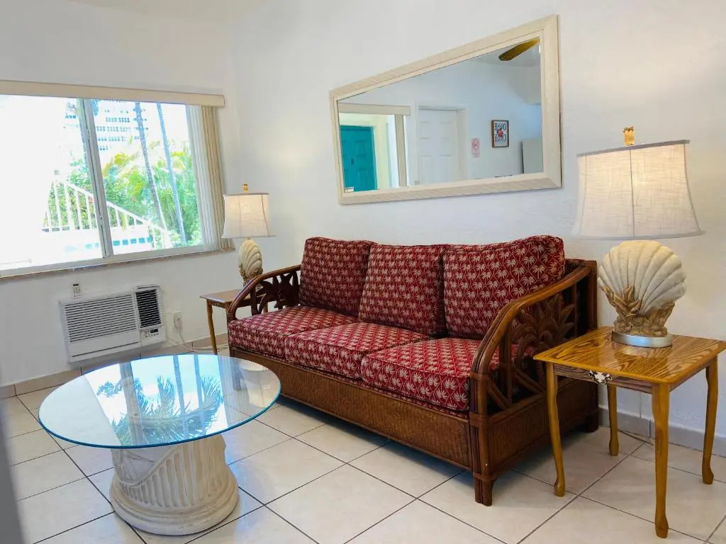 Beach Tide Motel