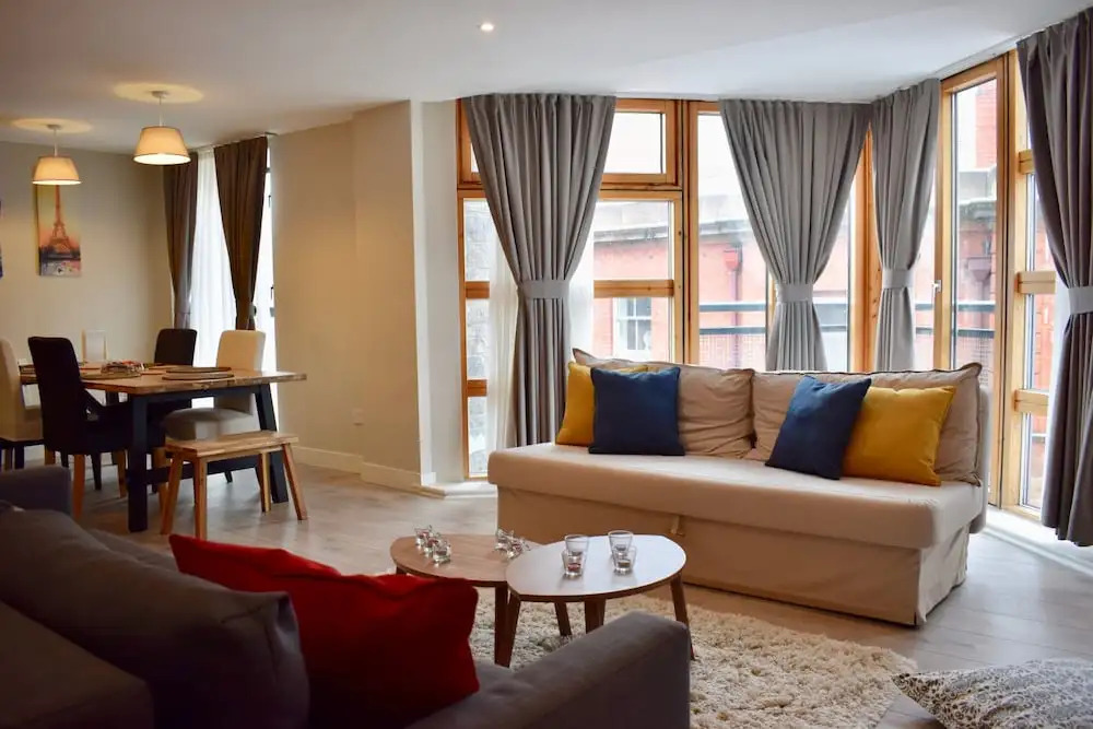 1 Bedroom Modern Apartment in Dublin Sleeps 4