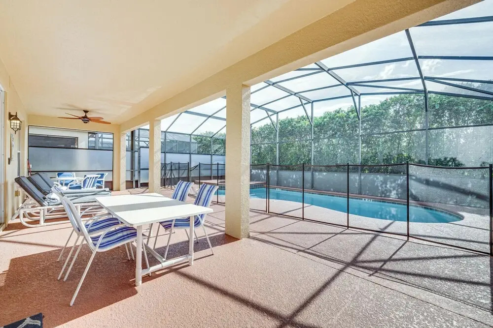 7 Mi to Disney: Kissimmee Home w/ Pool & Hot Tub!