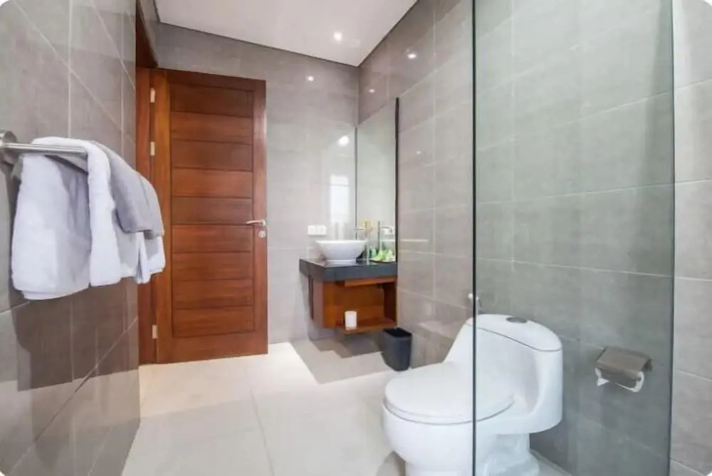 SMV - 3BedGRDN - V1 · 3BR Garden Villa Walk to Beach N Shops Legian