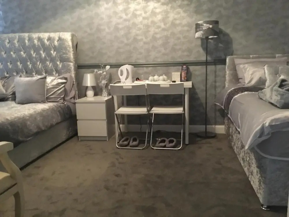 Crossroad Bungalow
