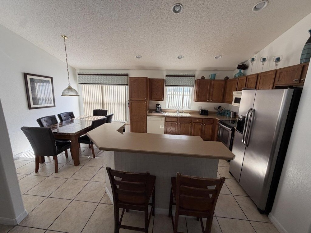 Fl Special!! Daisy's Den 5 Bedroom Villa by RedAwning