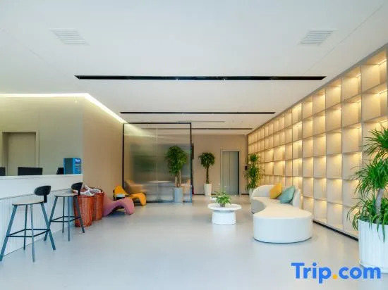Yunyi Smart Sleep Hotel (Yunzhou Chunyu Auto City, Wucheng District)