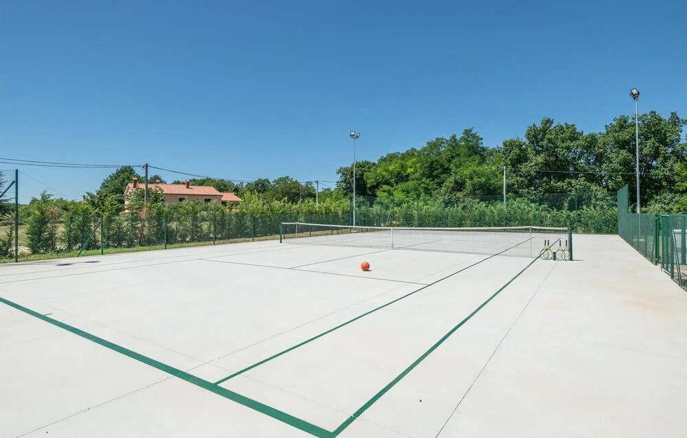 Stunning Home in Sumber with Outdoor Swimming Pool, Hot Tub & 3 Bedrooms
