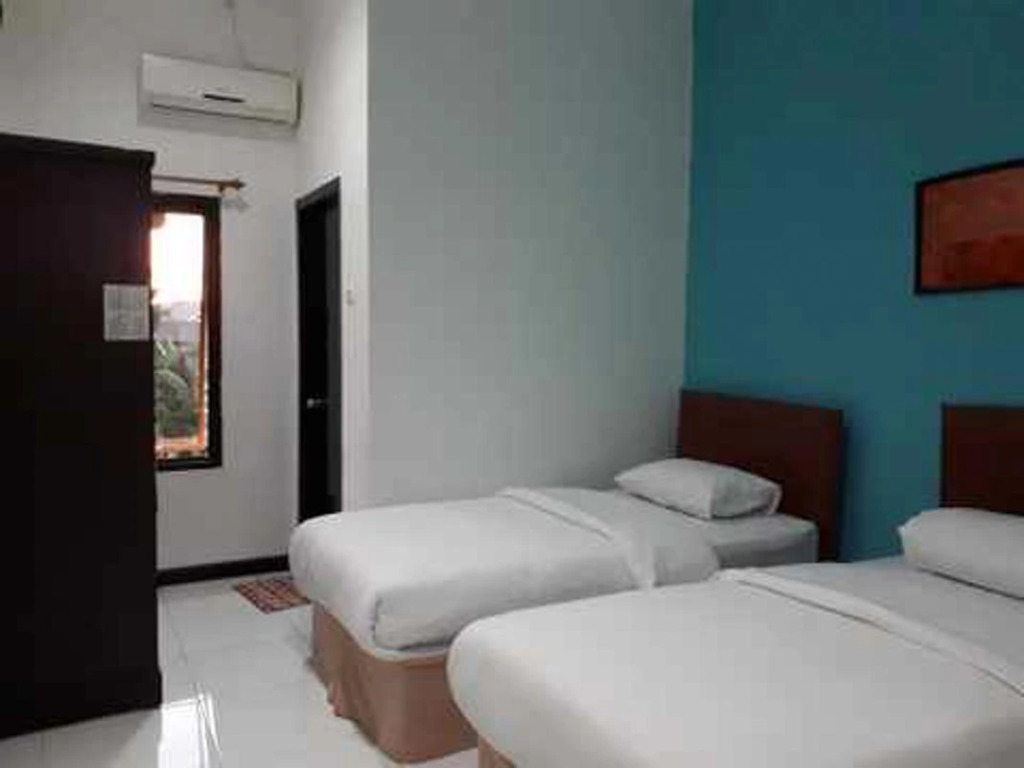 RedDoorz at Hotel Rumberpon Sorong
