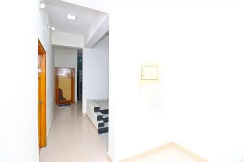 OYO 24987 Zaina