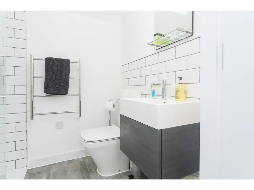 Bright, Newly Refurbished Townhouse in Bath
