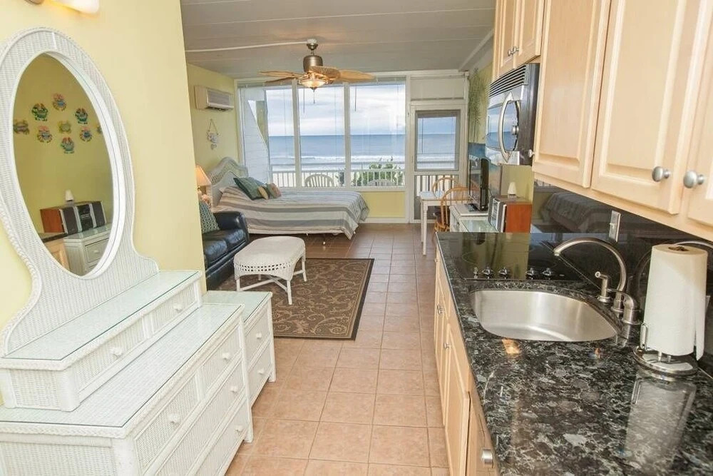 Neptune's Palace Studio Bedroom 1 Bathroom Condo