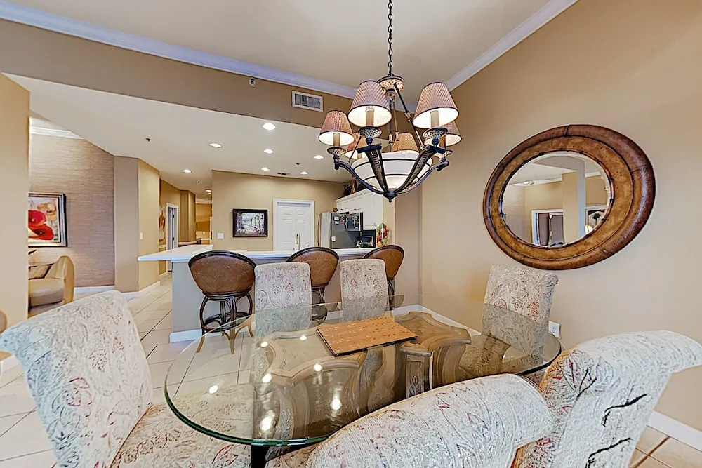 Gulf-view Penthouse - Pools, Adjacent To Beach 4 Bedroom Condo