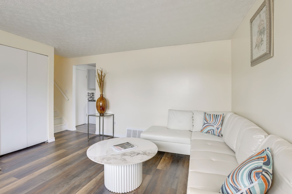 Explore Columbus! Fully Renovated Home w/ Yard