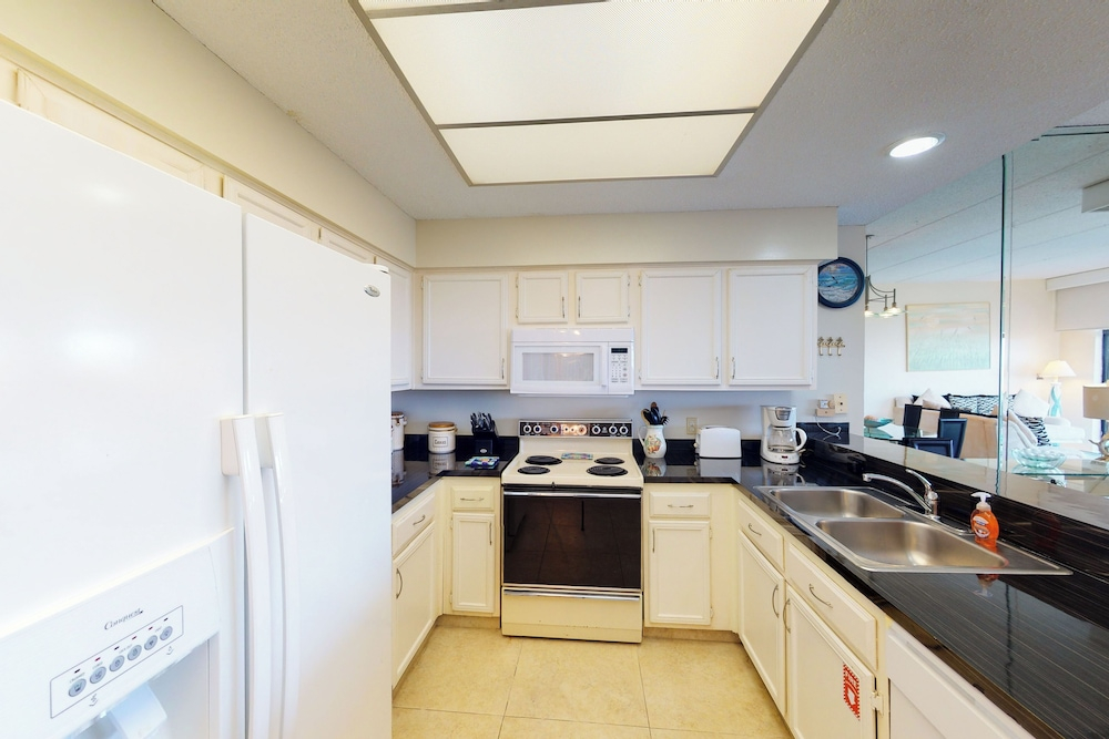 Gulf-view 3br, Patio, Yard: Suntide III - Unit 101