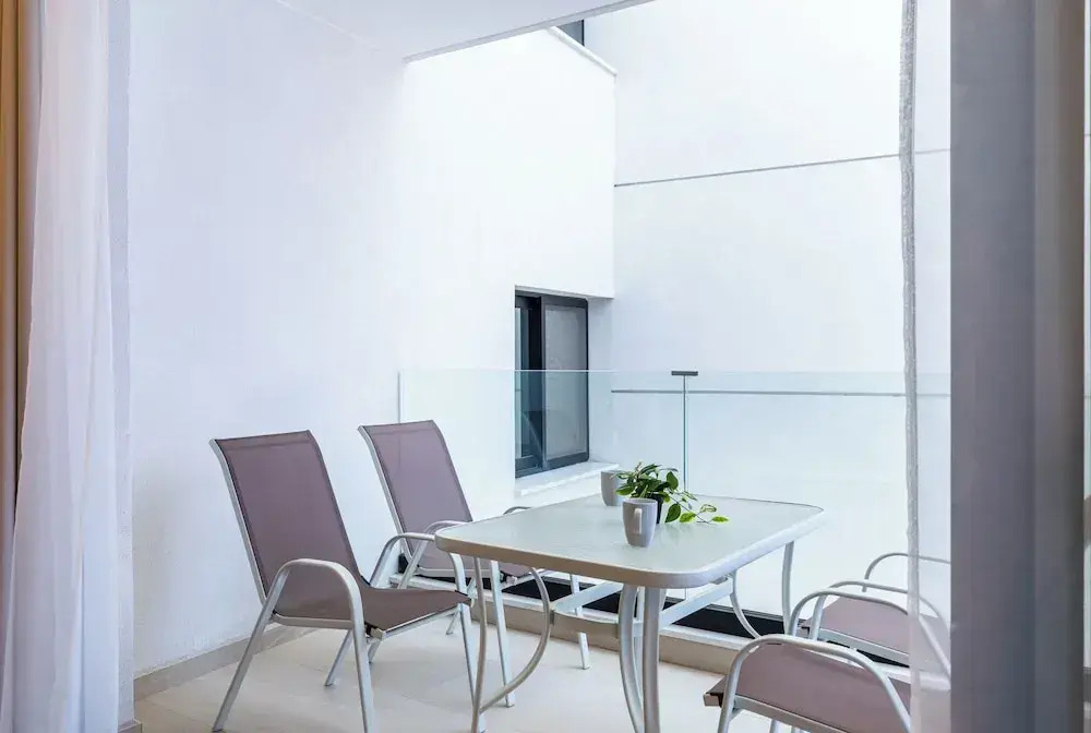 Jas Living - Chic Apts & Balconies in Larnaca