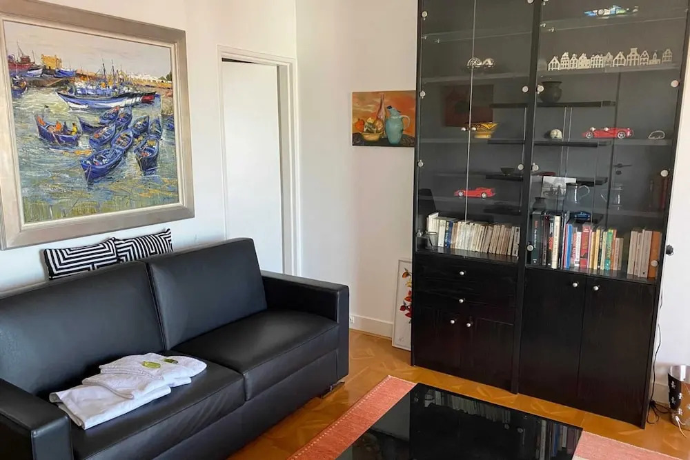 Charming Apartment Near Montparnasse