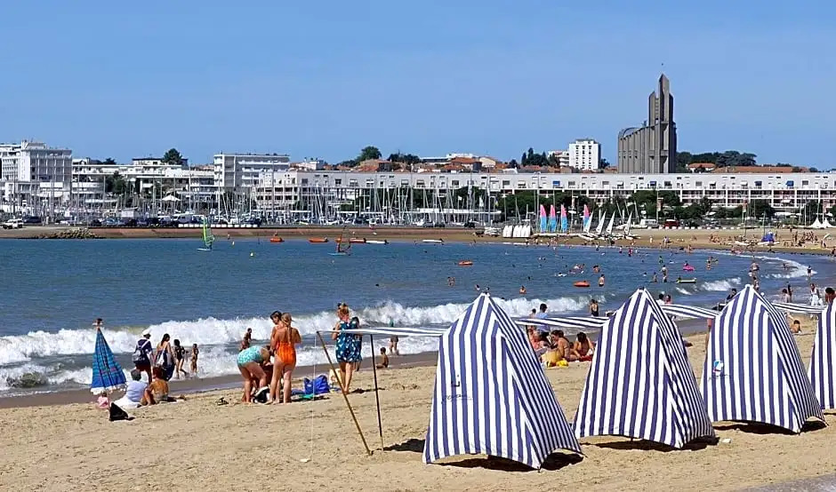 Hotel Le Crist Al, Front de mer, chambres climatisées et son studio non climatisé, proche du centre ville