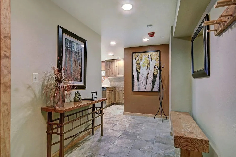 Village at Breckenridge Condos Sleeps 8 - Ski in Out Walk downtown