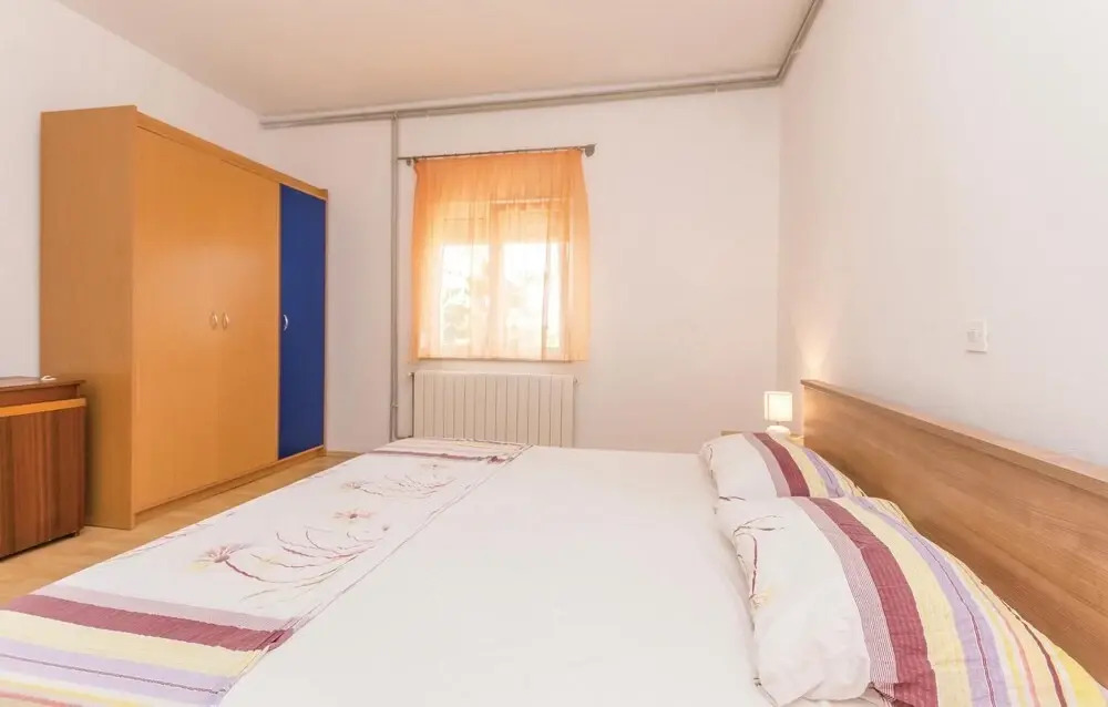 Stunning Home in Nadin With 5 Bedrooms, Wifi and Outdoor Swimming Pool