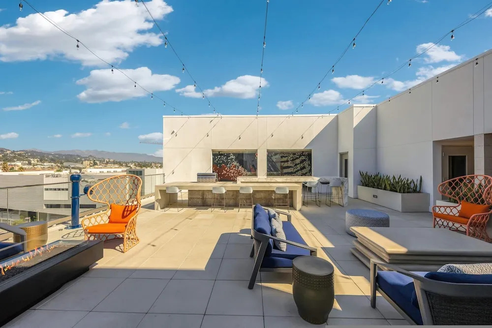 Luxury 3BR Hollywood Sign View by Oneluxstay