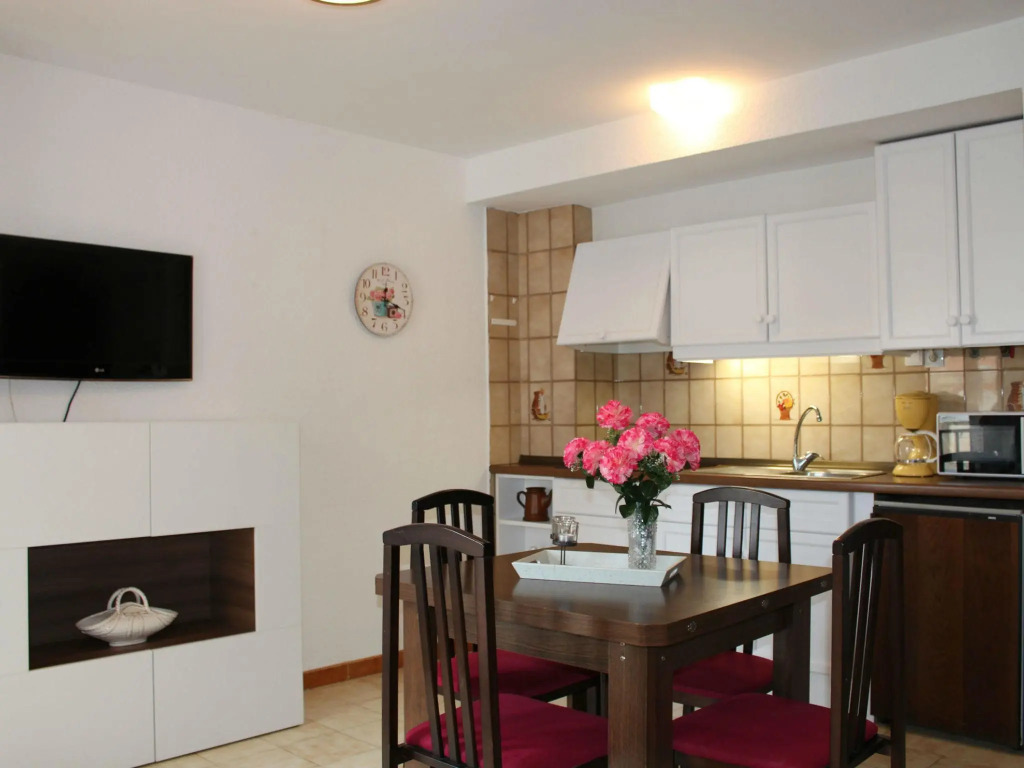 Cozy apartment on the sandy Nova beach in Roses, Spain