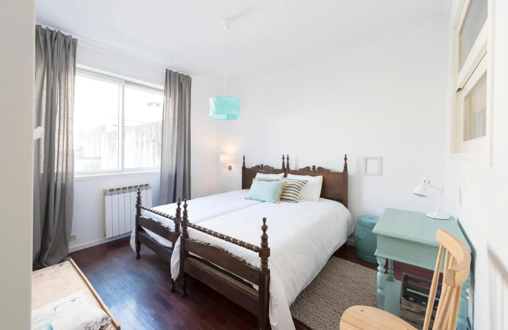 Foz Beach Apartment w Sea Views by LovelyStay