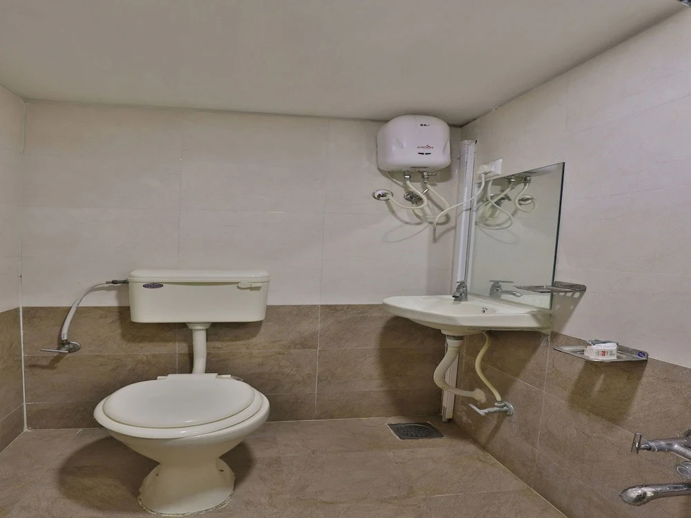 OYO 9591 Hotel Neel Kamal