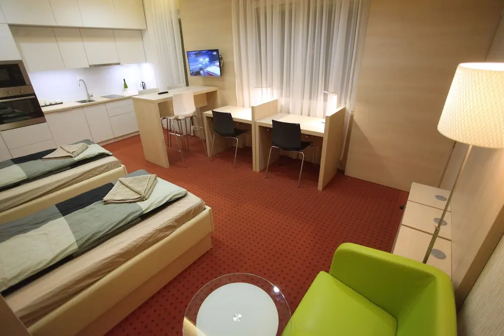 Dfive Apartments - Marek