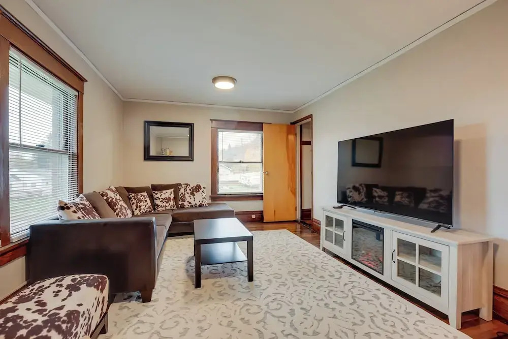 Spacious Home in Ramsay: 9 Smart TVs + Pool Table!