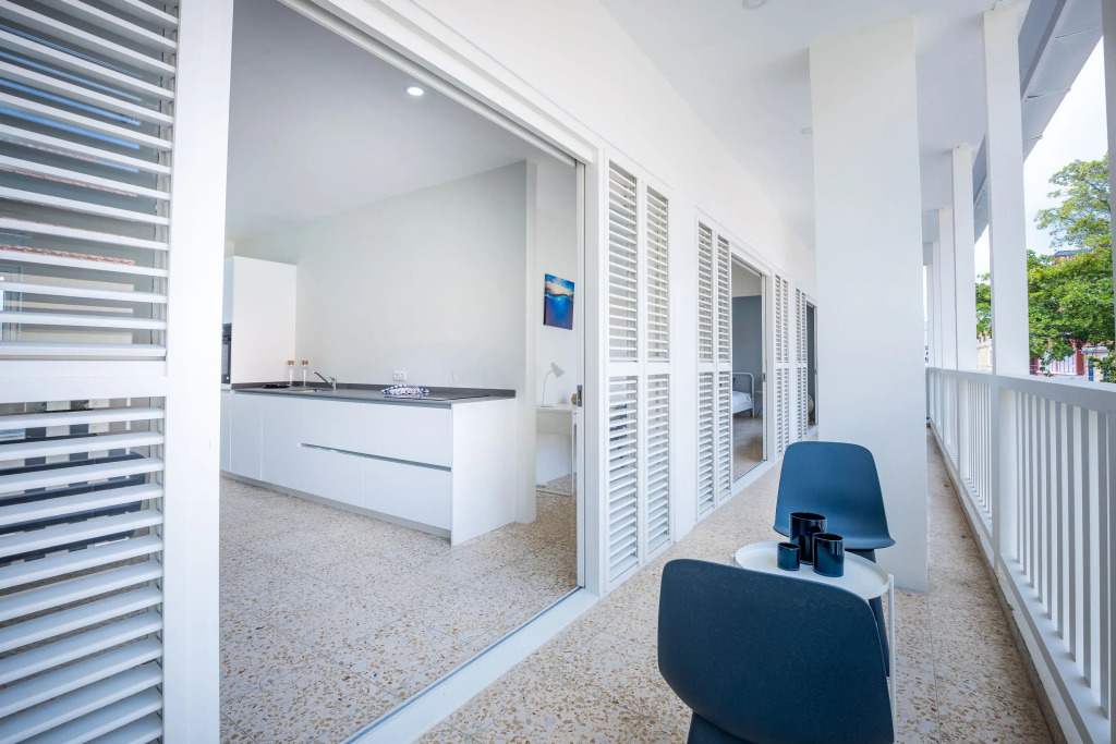 Restored 2Br Monumental Townhouse W/ Stylish Interior Design & Large Balcony