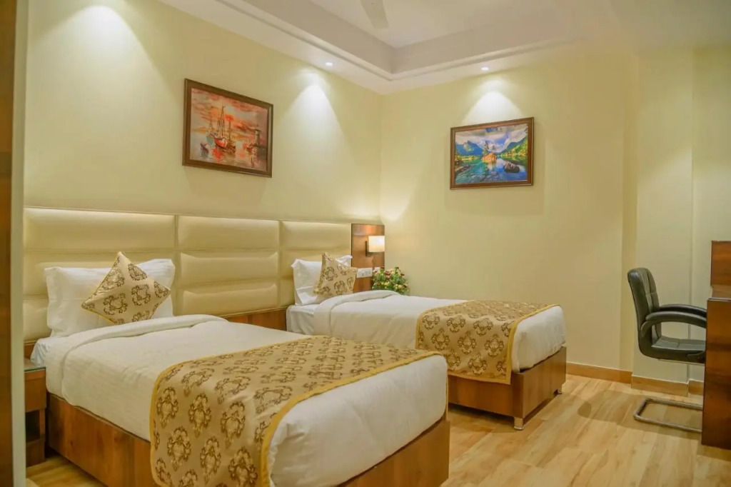Hotel Hira Inn-10mins From Railway Station & Bus Station