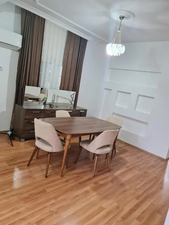Ayorgiev 3 Bedroom Cosy House