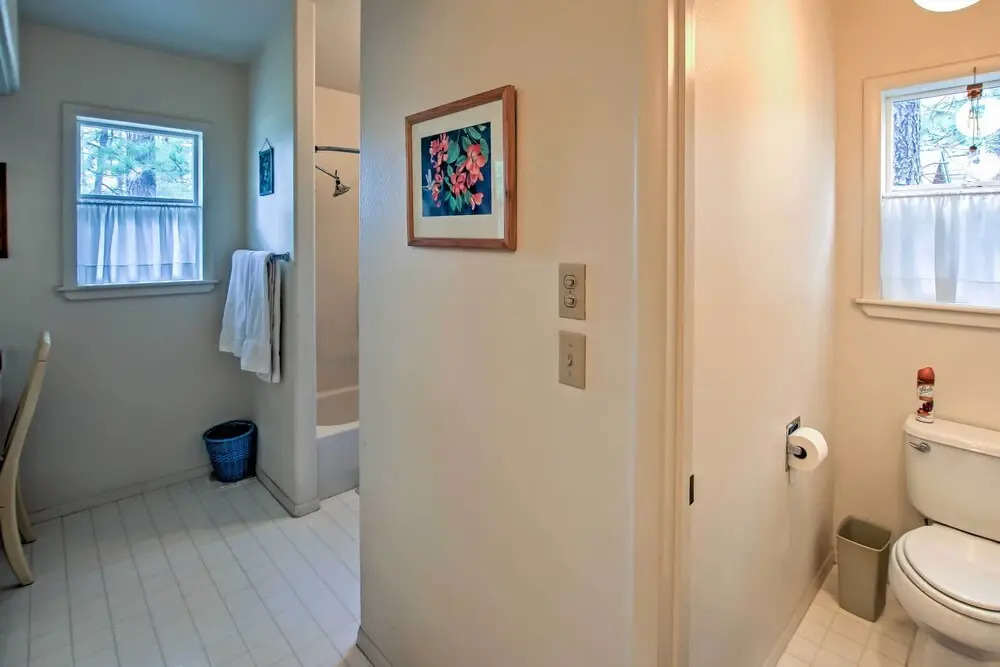 1 Mi Odell Lake: Munds Park Home w/ 3 Decks