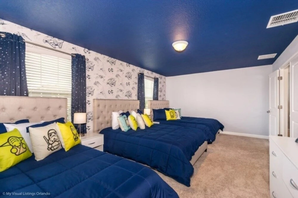 9076hs 8 Bedroom Villa by Redawning