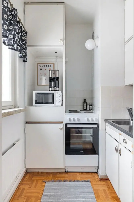 Apartments near Downtown & Sports Center with Free Parking